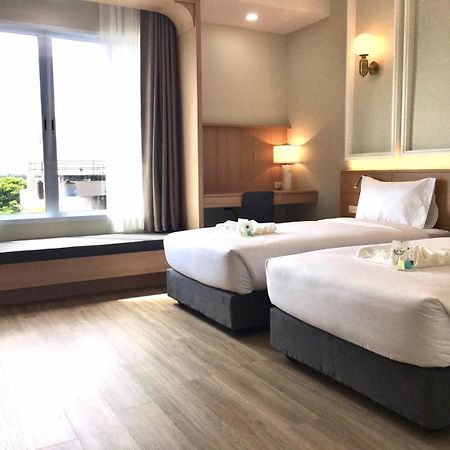 Mayflower Grande Suite Hotel Phitsanulok Extérieur photo