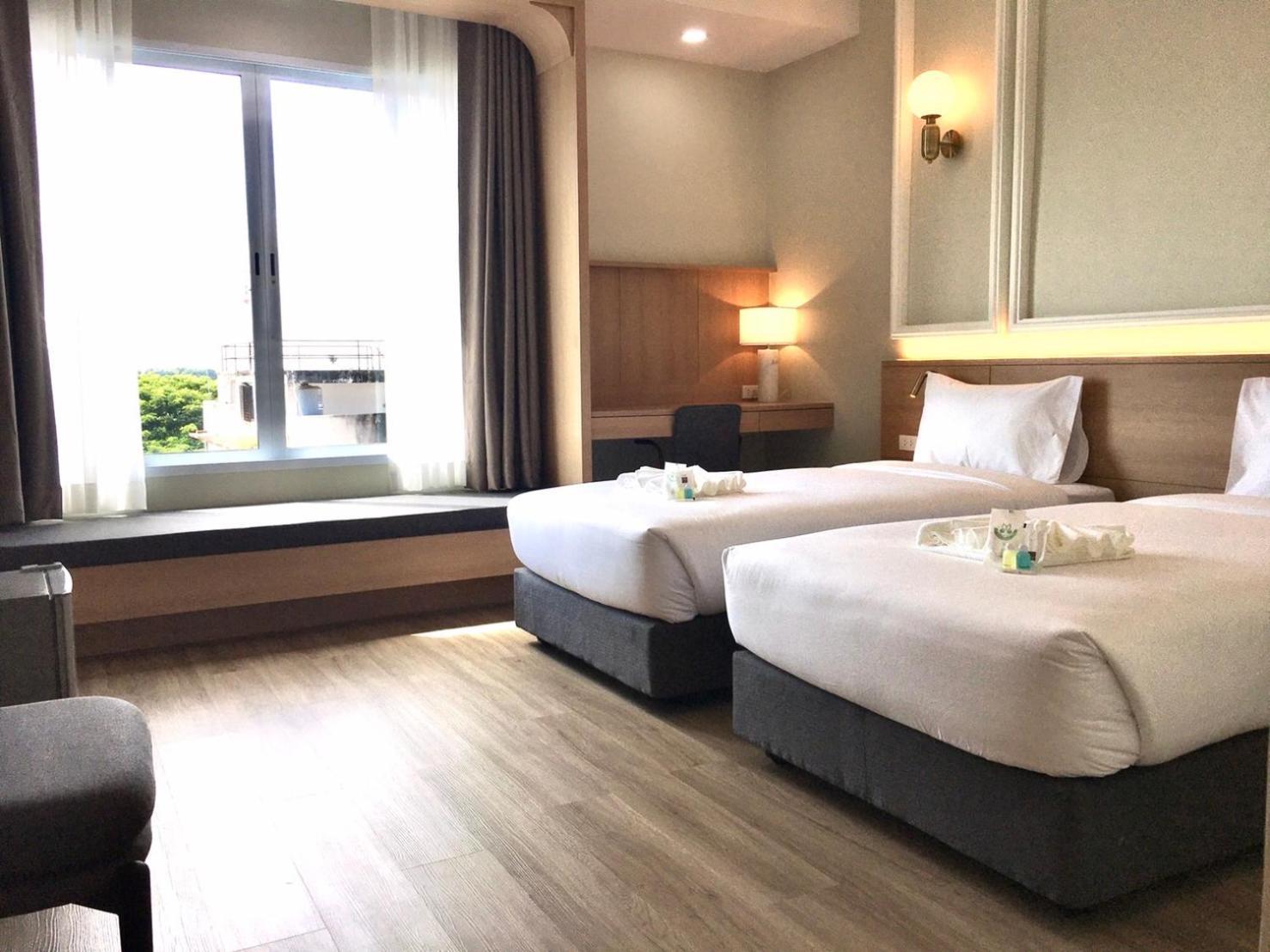 Mayflower Grande Suite Hotel Phitsanulok Extérieur photo