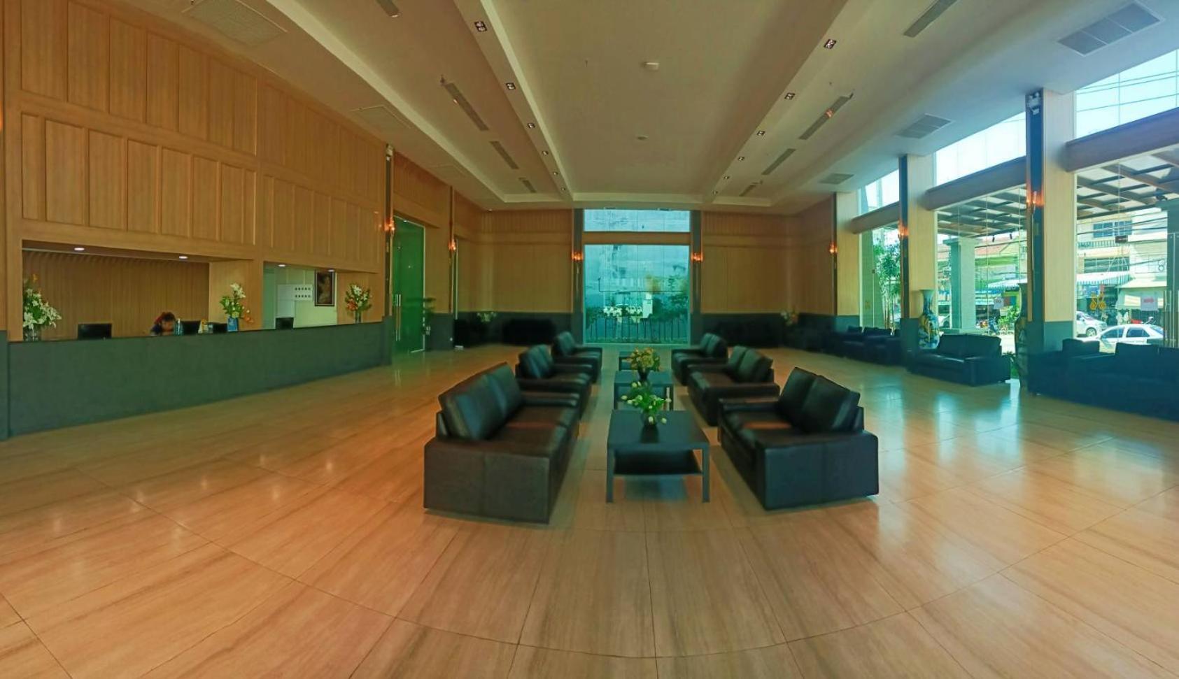 Mayflower Grande Suite Hotel Phitsanulok Extérieur photo
