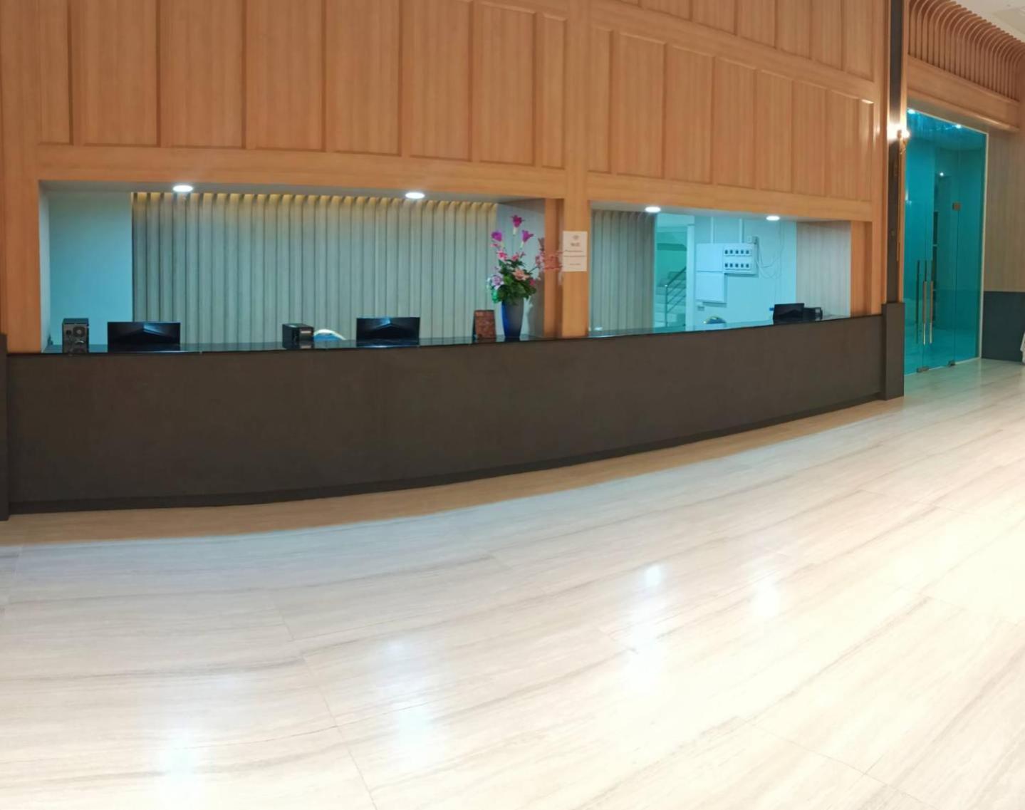 Mayflower Grande Suite Hotel Phitsanulok Extérieur photo