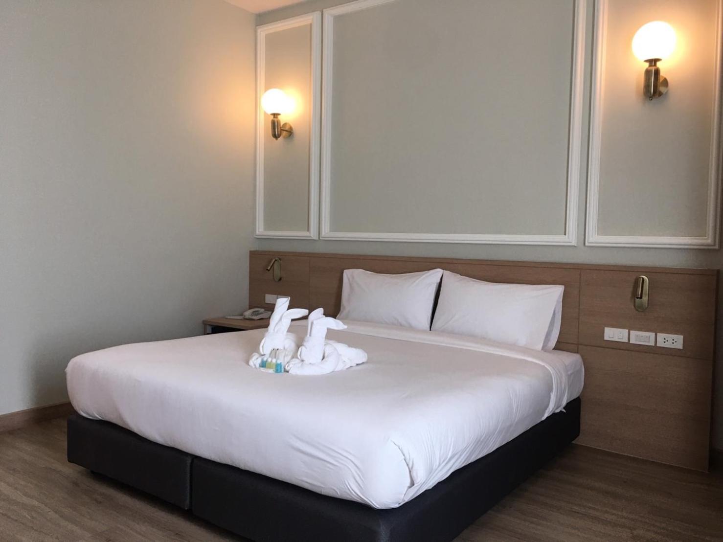 Mayflower Grande Suite Hotel Phitsanulok Extérieur photo