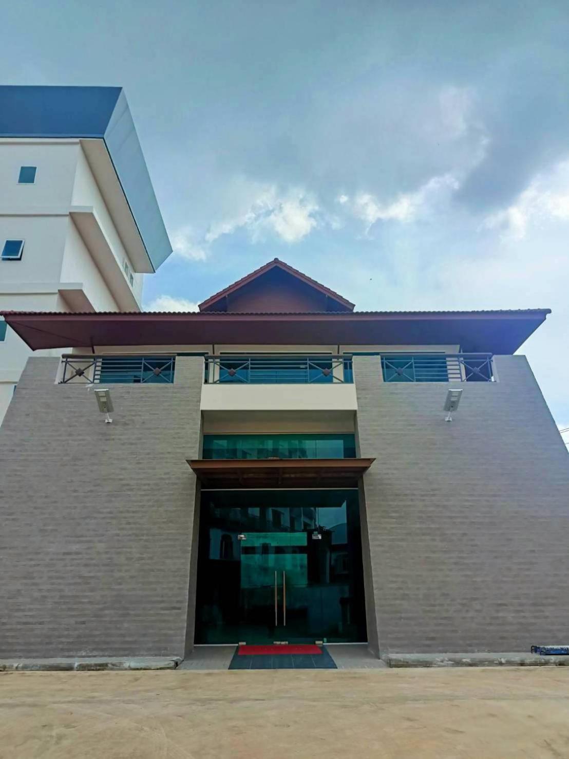 Mayflower Grande Suite Hotel Phitsanulok Extérieur photo