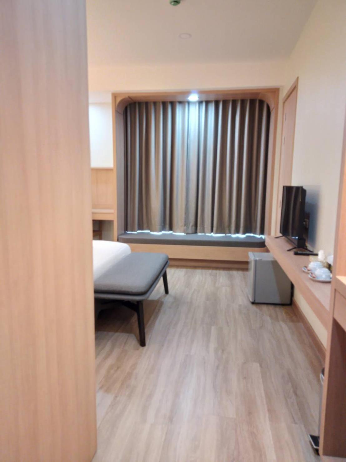Mayflower Grande Suite Hotel Phitsanulok Extérieur photo