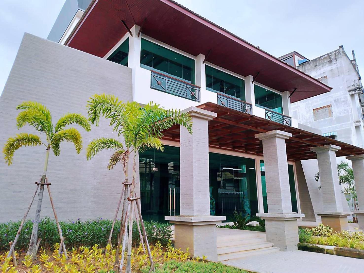 Mayflower Grande Suite Hotel Phitsanulok Extérieur photo